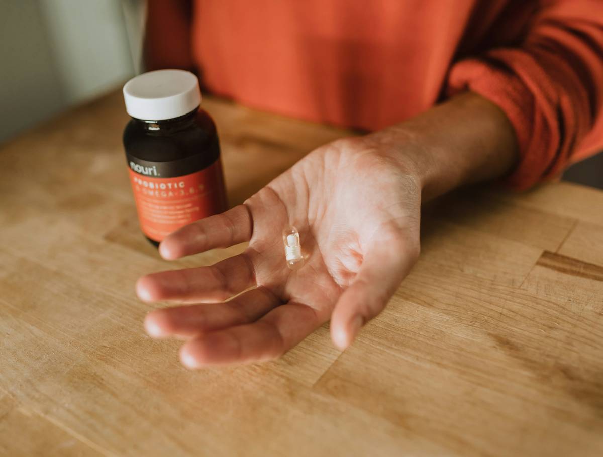 Infographic showing clinical effectiveness of saw palmetto, beta-sitosterol, and lycopene for prostate health based on NIH and Cochrane review data