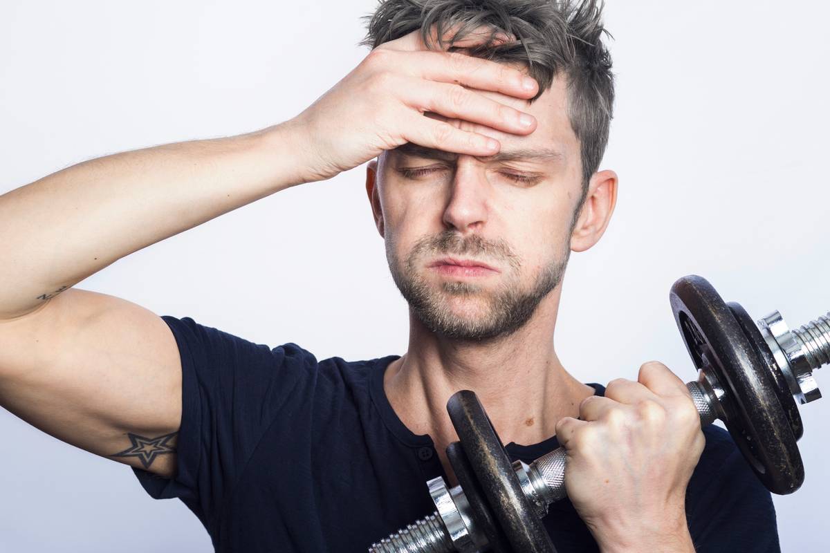Bottle of saw palmetto supplement for hair loss next to before-and-after scalp photos